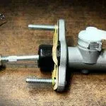 پمپ کلاچ بالا کی ام سی T8